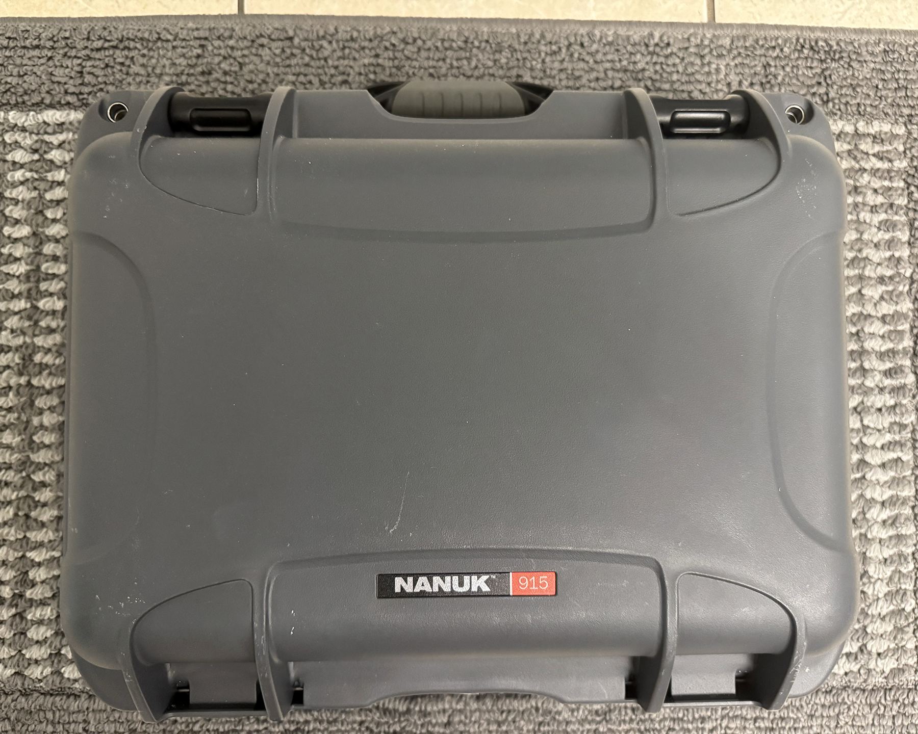 Nanuk 915 case closed